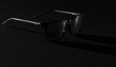 Logotrade Werbegeschenke das Foto: Swiss Peak polarisierte Sonnenbrille aus RCS Kunststoff