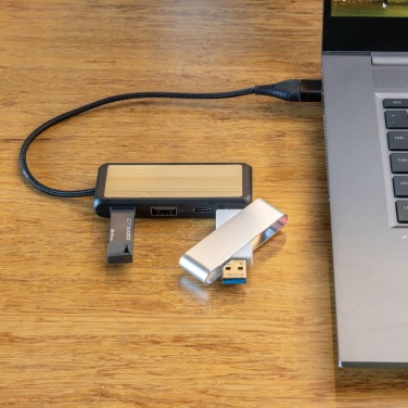 Logo trade ärikingituse pilt: Link RCS-i taaskasutatud plastist ja bambusest kahe sisendiga USB-jaotur