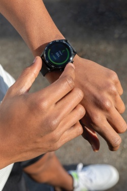 Logotrade firmakingituse foto: RCS-i taaskasutatud TPU Fit Watch ring