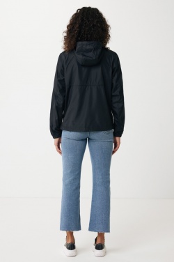 Logo trade firmakingituse pilt: Iqoniq Logani taaskasutatud polüestrist tuulejope