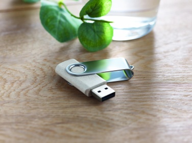 Logo trade reklaamtooted foto: Nisukõrs PP 50/50 USB 16GB