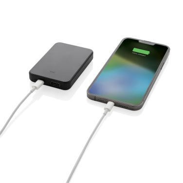 Logotrade reklaamkingid pilt: Boostcore RCS taaskasutatud plastist akupank 5000 mAh USB C-ga