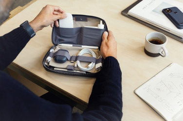 Logotrade firmakingi foto: Bellroy komplekt tehnika tarvikute hoiustamiseks