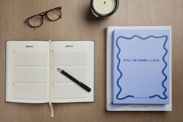 Logotrade mainoslahjat kuva: VINGA One memory a day -päiväkirja GRS-sertifioitua paperia
