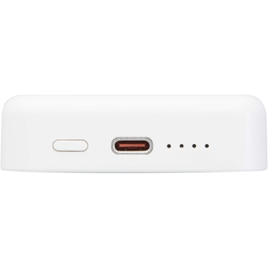 Logotrade profilreklam bild: Acrab 10 000 mAh 15 W magnetisk trådlös powerbank med 20 W PD – tillverkad av återvunnen plast