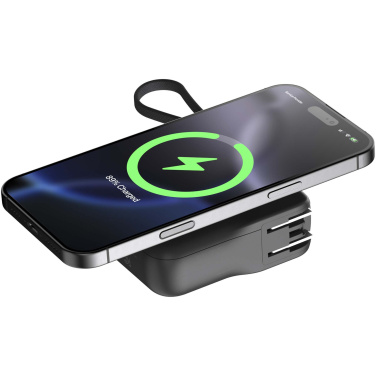 Logotrade profilprodukter bild: Xtorm TravelPro 30 W 3-i-1-reseladdare på 10 000 mAh